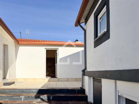 Moradia (T3 + T1) - Palmaz