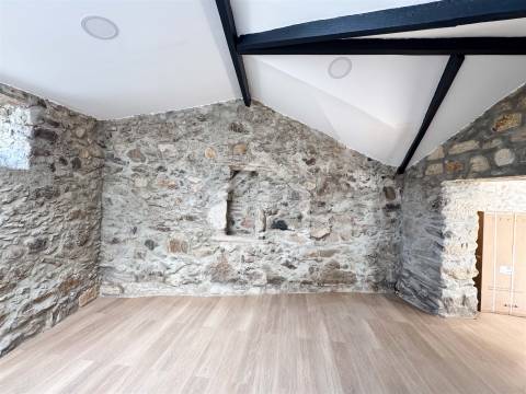 Moradia (T3 + T1) - Palmaz