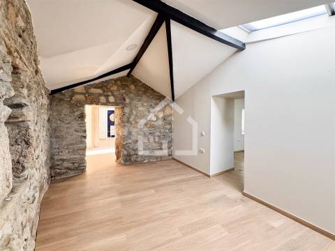 Moradia (T3 + T1) - Palmaz