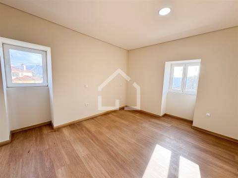 Moradia (T3 + T1) - Palmaz