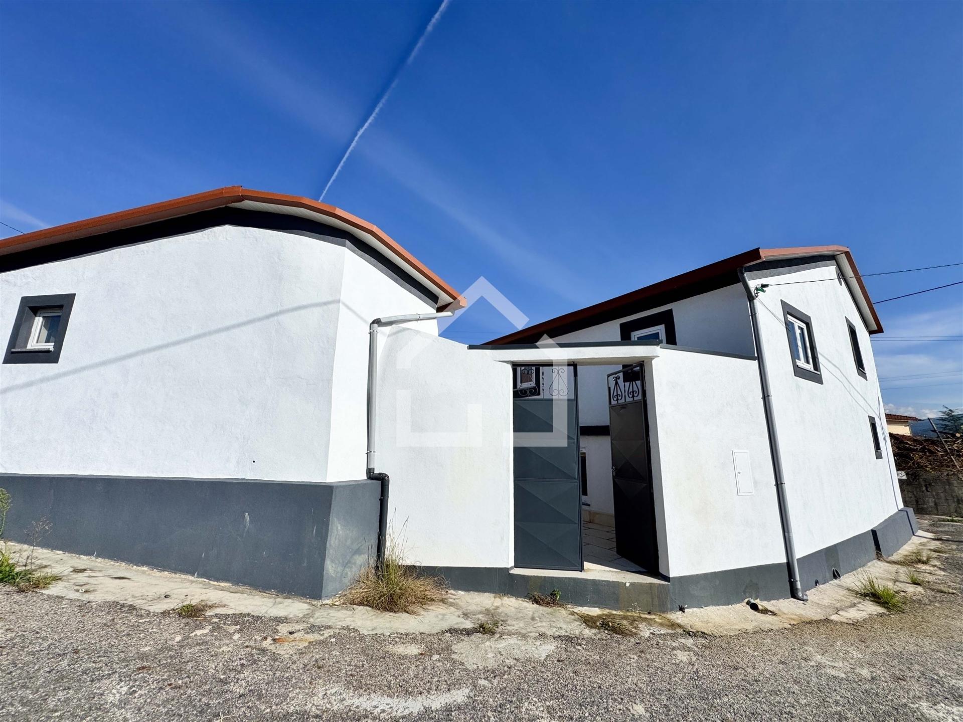 Moradia (T3 + T1) - Palmaz