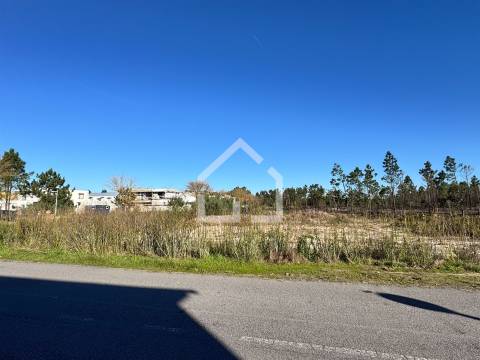 Terreno com projeto aprovado para 3 moradias térreas