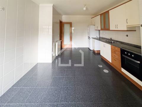 Apartamento T3 Venda em Canedo, Vale e Vila Maior,Santa Maria da Feira