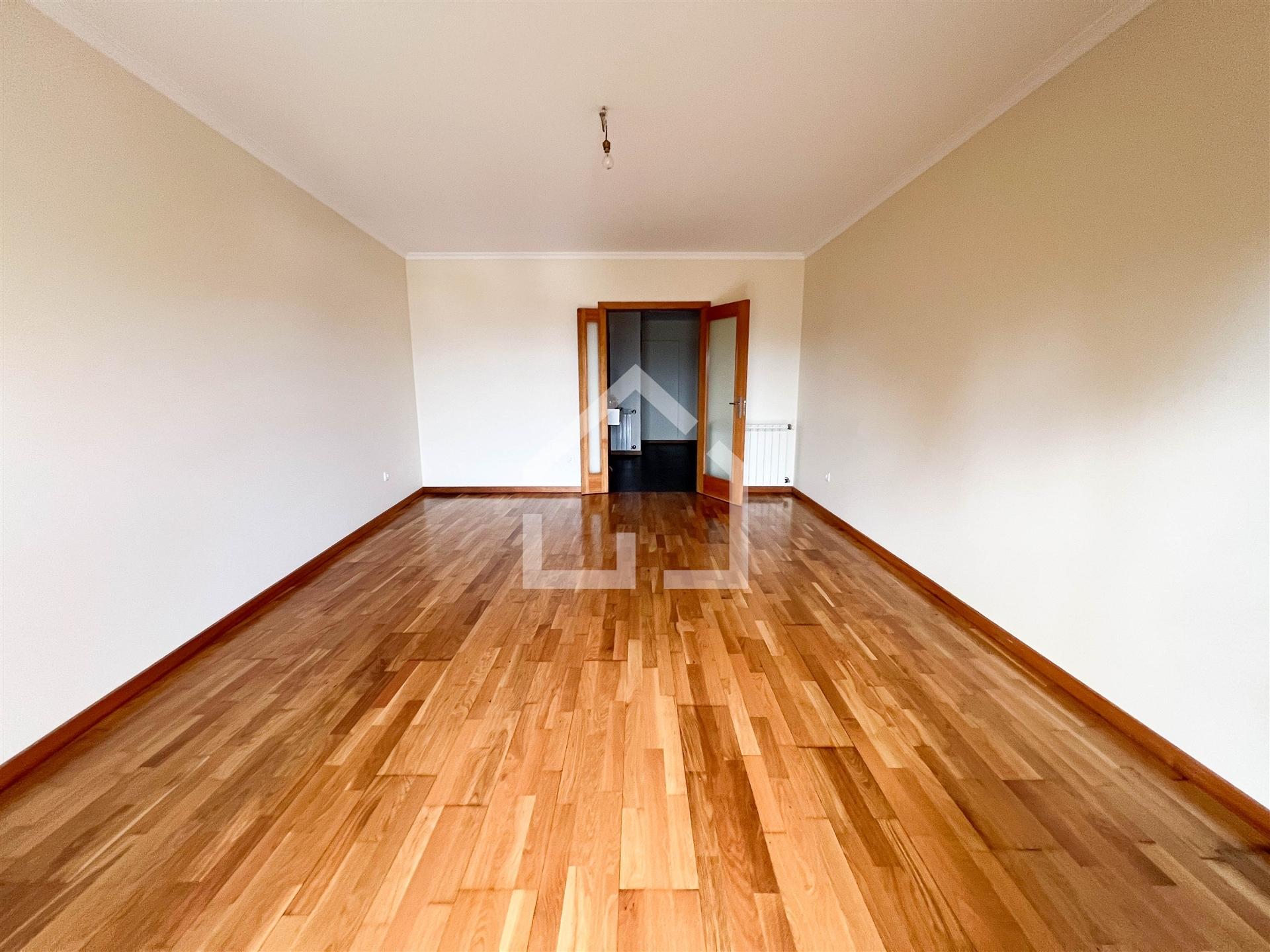 Apartamento T3 Venda em Canedo, Vale e Vila Maior,Santa Maria da Feira