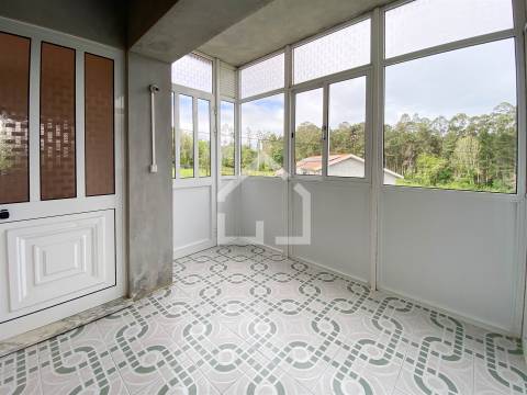 Moradia com 2 Habitações - Souto