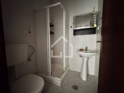 Moradia com 2 Habitações - Souto