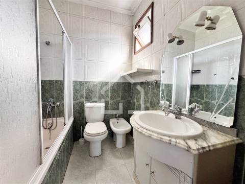 Moradia com 2 Habitações - Souto