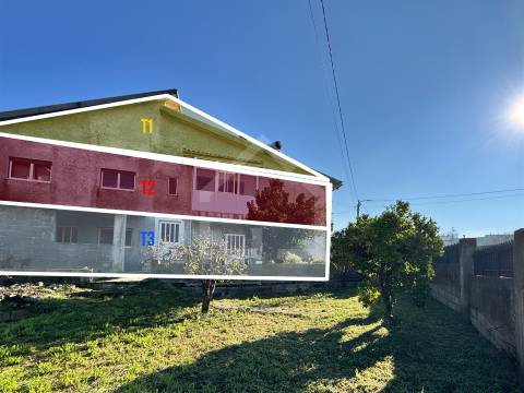 Moradia com 2 Habitações - Souto