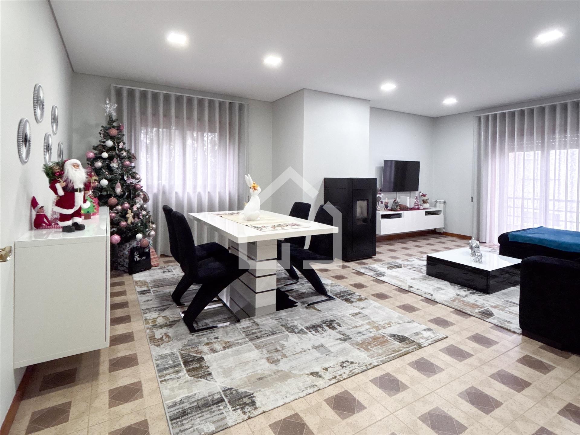 T3 com Piscina - Fiães