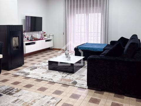 T3 com Piscina - Fiães