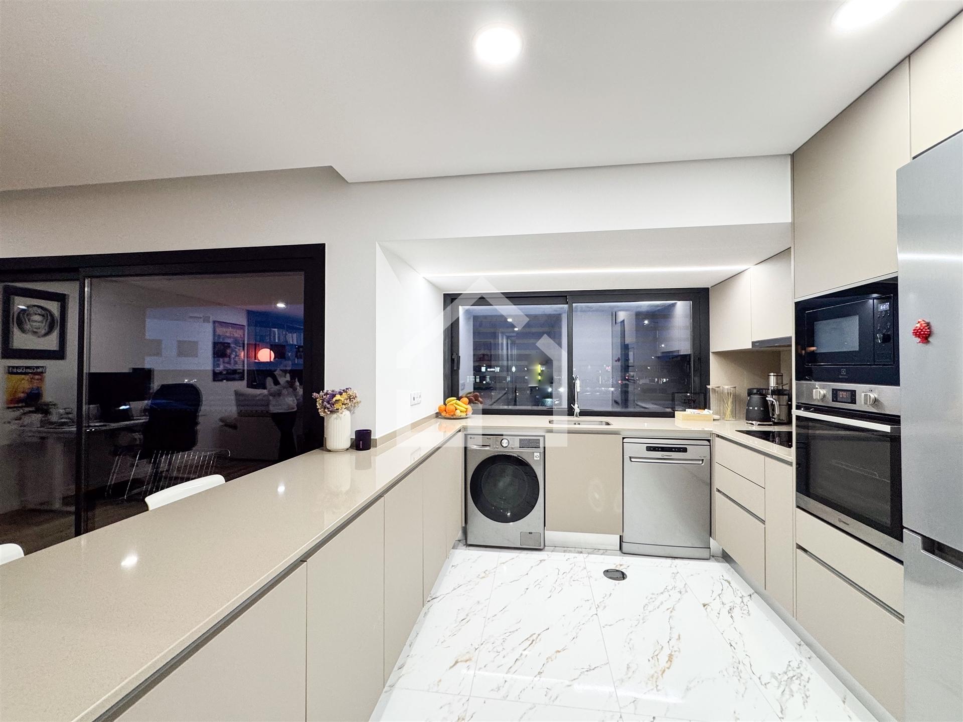 T2 com Terraço e Piscina - Santa Maria da Feira