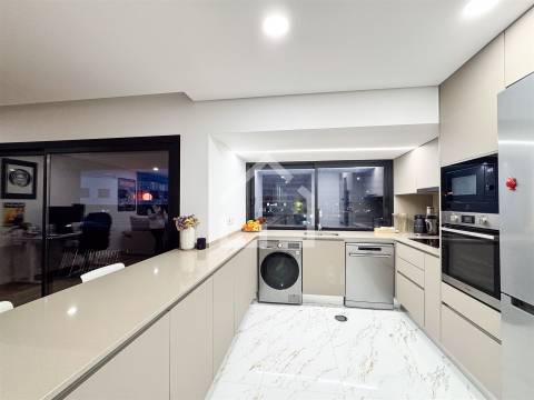 T2 com Terraço e Piscina - Santa Maria da Feira