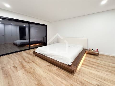 T2 com Terraço e Piscina - Santa Maria da Feira