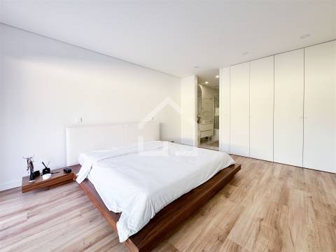 T2 com Terraço e Piscina - Santa Maria da Feira