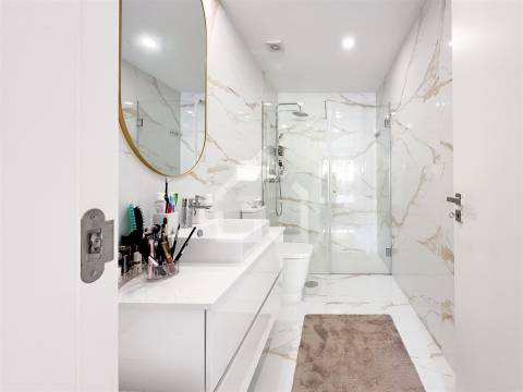 T2 com Terraço e Piscina - Santa Maria da Feira