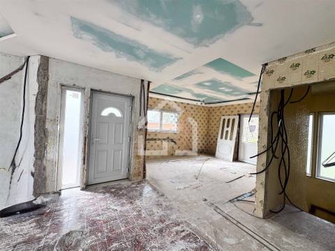 Moradia T3 RENOVADA - 2.860m2 de Terreno