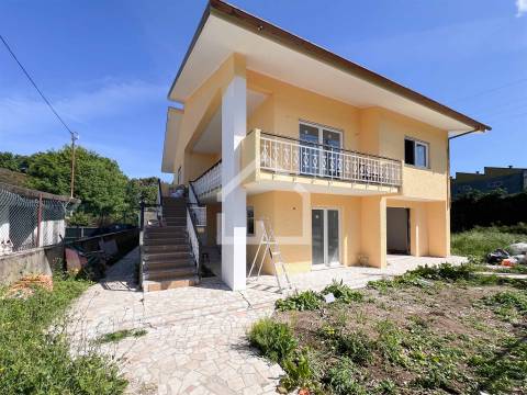 Moradia T3 RENOVADA - 2.860m2 de Terreno
