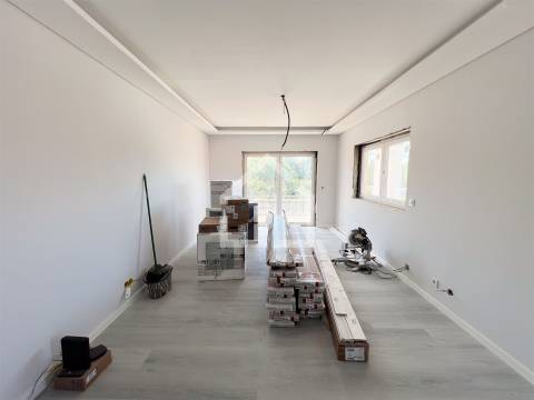 Moradia T3 RENOVADA - 2.860m2 de Terreno