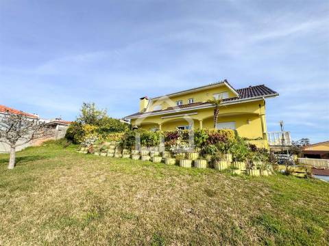 Moradia T5 - São João de Ver