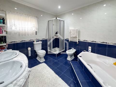 Moradia T5 - São João de Ver