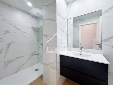 T2+1 Renovado - junto ao Gaia Shopping