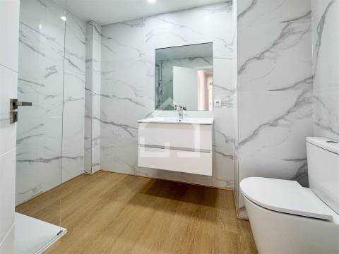 T2+1 Renovado - junto ao Gaia Shopping