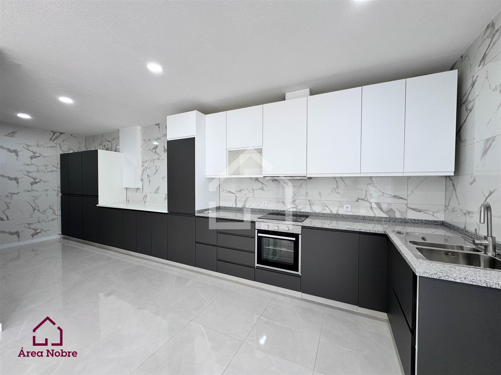 Apartamento T2+1 Arrendamento em Paços de Brandão,Santa Maria da Feira