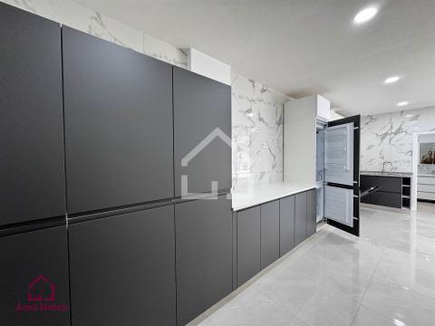 Apartamento T2+1 Arrendamento em Paços de Brandão,Santa Maria da Feira