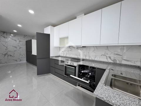Apartamento T2+1 Arrendamento em Paços de Brandão,Santa Maria da Feira