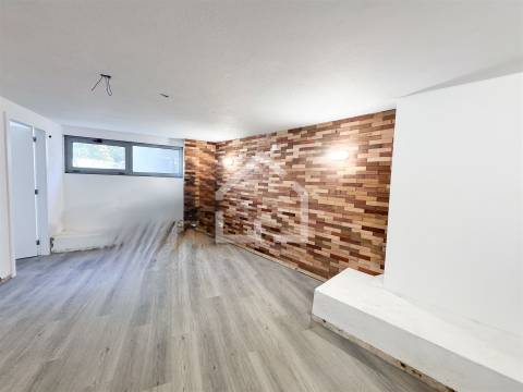 Arrumos / Habitações - Porto - Investimento