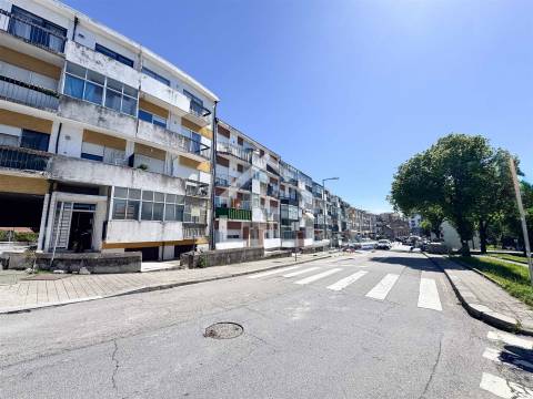 Arrumos / Habitações - Porto - Investimento