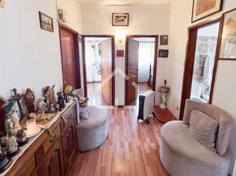 Moradia Bi-familiar - São Félix da Marinha