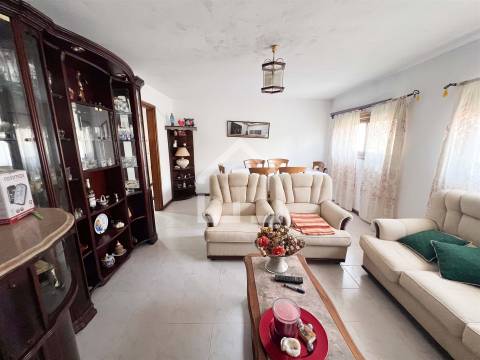 Moradia Bi-familiar - São Félix da Marinha