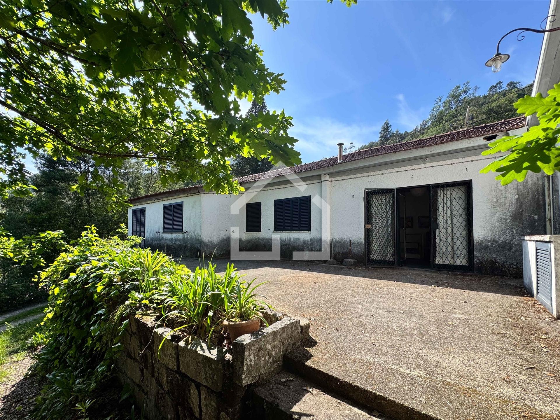 Moradia T4 - Acesso ao Rio Cávado