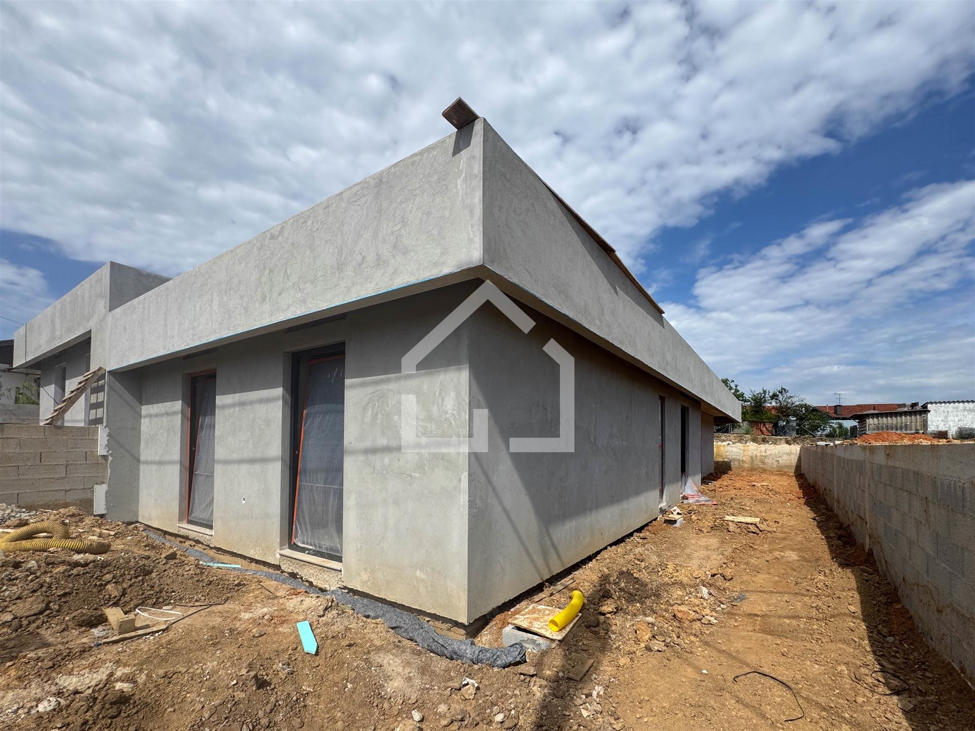 Moradia T3 Térrea - São João de Ver
