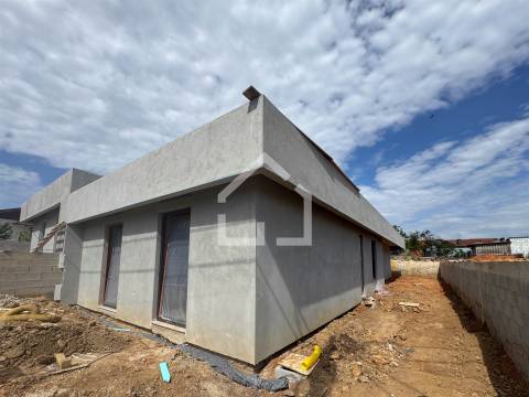 Moradia T3 Térrea - São João de Ver