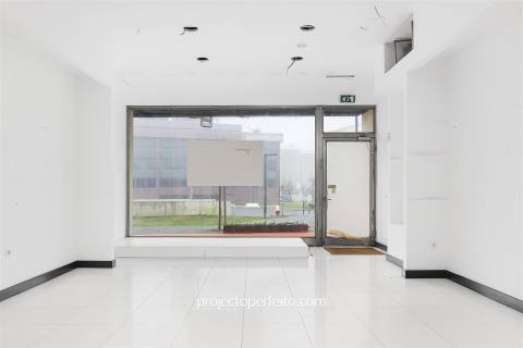 Loja  Arrendamento em Espinho,Espinho