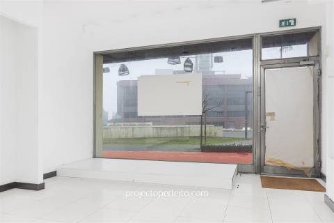 Loja  Arrendamento em Espinho,Espinho