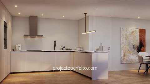 Moradia T3 de 3 frentes com elevador e garagem fechada