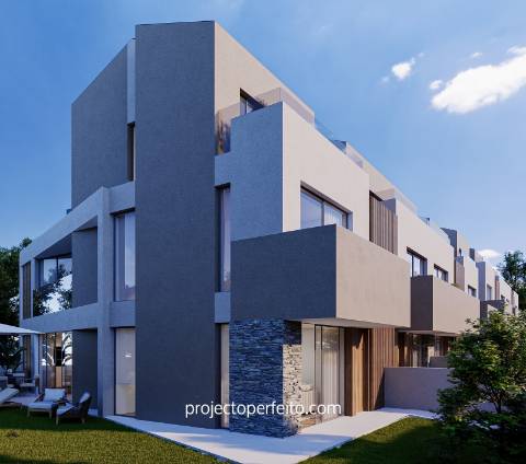 Moradia T3 de 3 frentes com elevador e garagem fechada