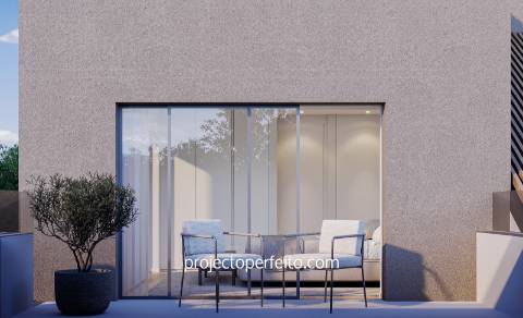 Moradia T3 de 3 frentes com elevador e garagem fechada