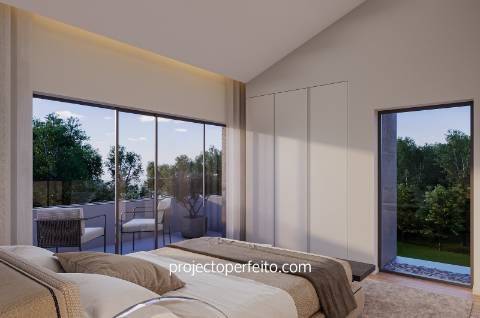 Moradia T3 de 3 frentes com elevador e garagem fechada