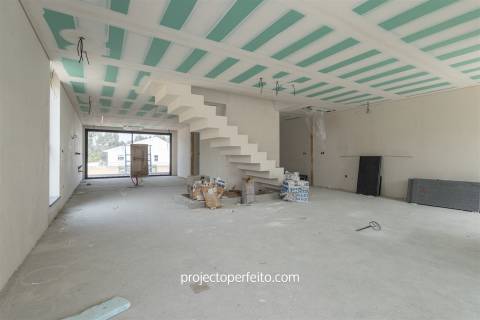 Moradia Geminada T3 Venda em São Félix da Marinha,Vila Nova de Gaia