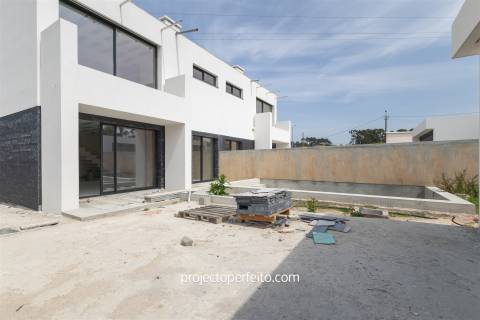 Moradia Geminada T3 Venda em São Félix da Marinha,Vila Nova de Gaia