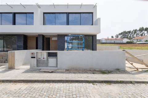 Moradia Geminada T3 Venda em São Félix da Marinha,Vila Nova de Gaia