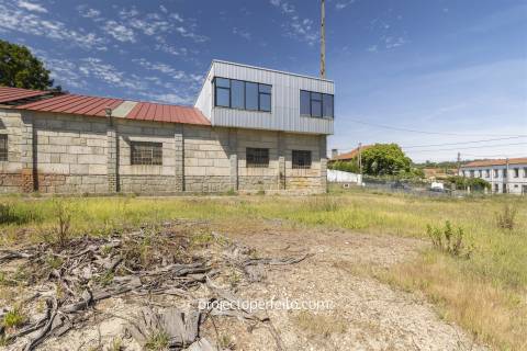 Armazém  Venda em São Miguel do Souto e Mosteirô,Santa Maria da Feira
