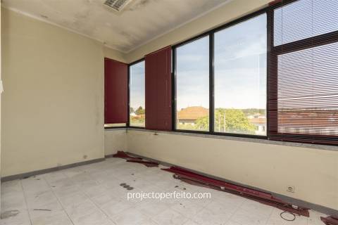 Armazém  Venda em São Miguel do Souto e Mosteirô,Santa Maria da Feira