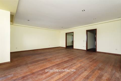 Moradia em Banda T4 Venda em Mafamude e Vilar do Paraíso,Vila Nova de Gaia