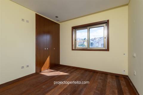 Moradia em Banda T4 Venda em Mafamude e Vilar do Paraíso,Vila Nova de Gaia