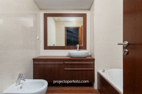 Moradia em Banda T4 Venda em Mafamude e Vilar do Paraíso,Vila Nova de Gaia